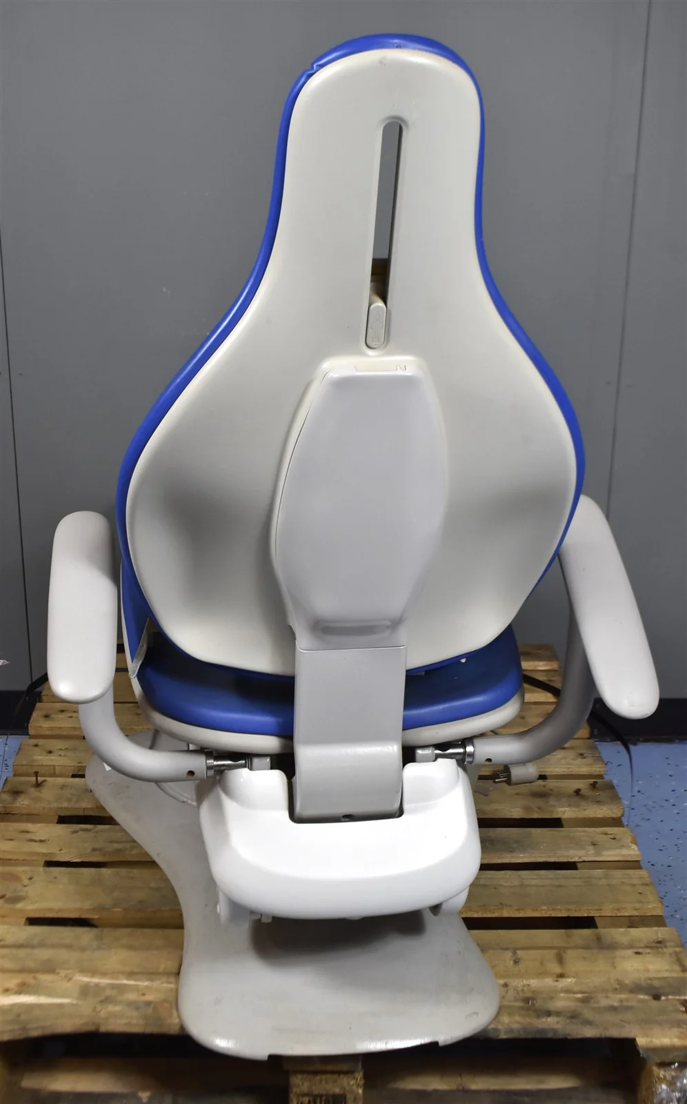 Adec 311 Dental Ergonomic Patient Exam and Treatment Chair - Image 5
