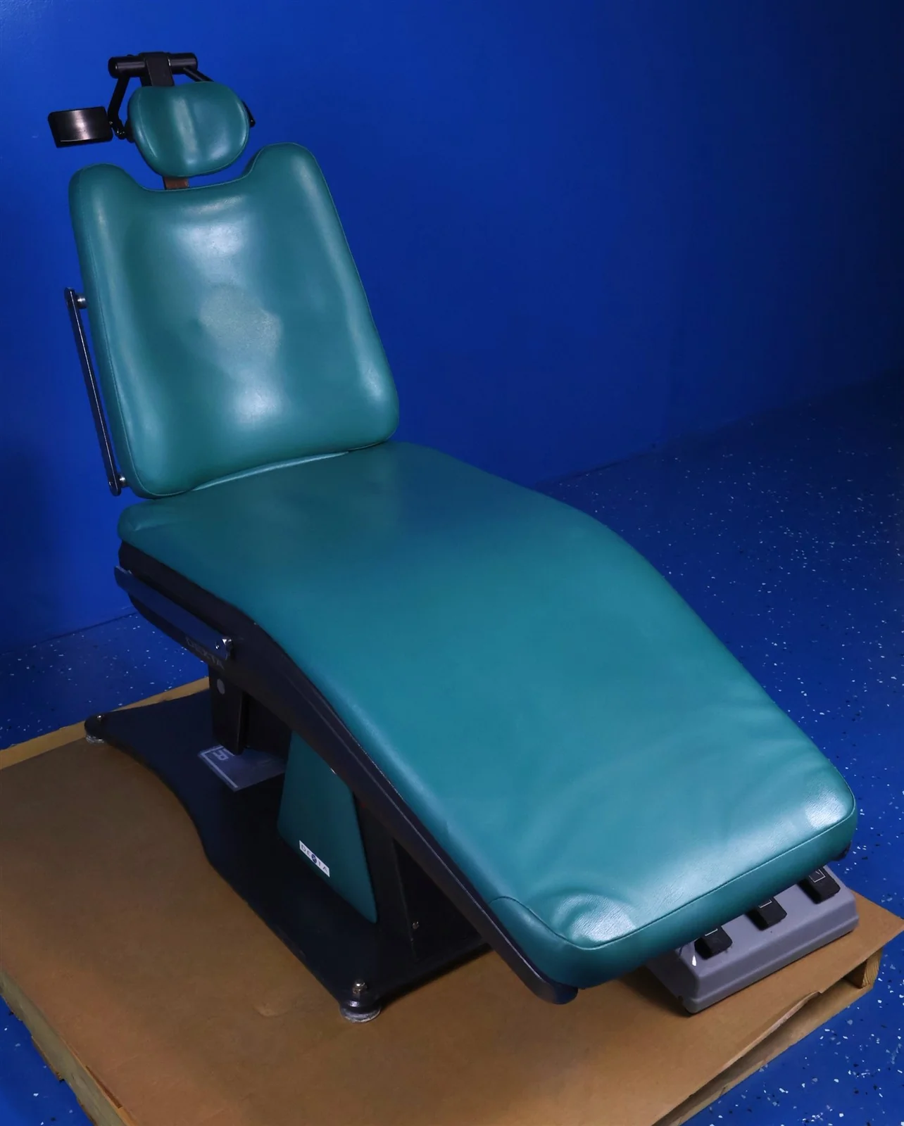 Dexta MK25X / 604-14 Dental Ergonomic Oral Surgery Exam Chair - Image 3
