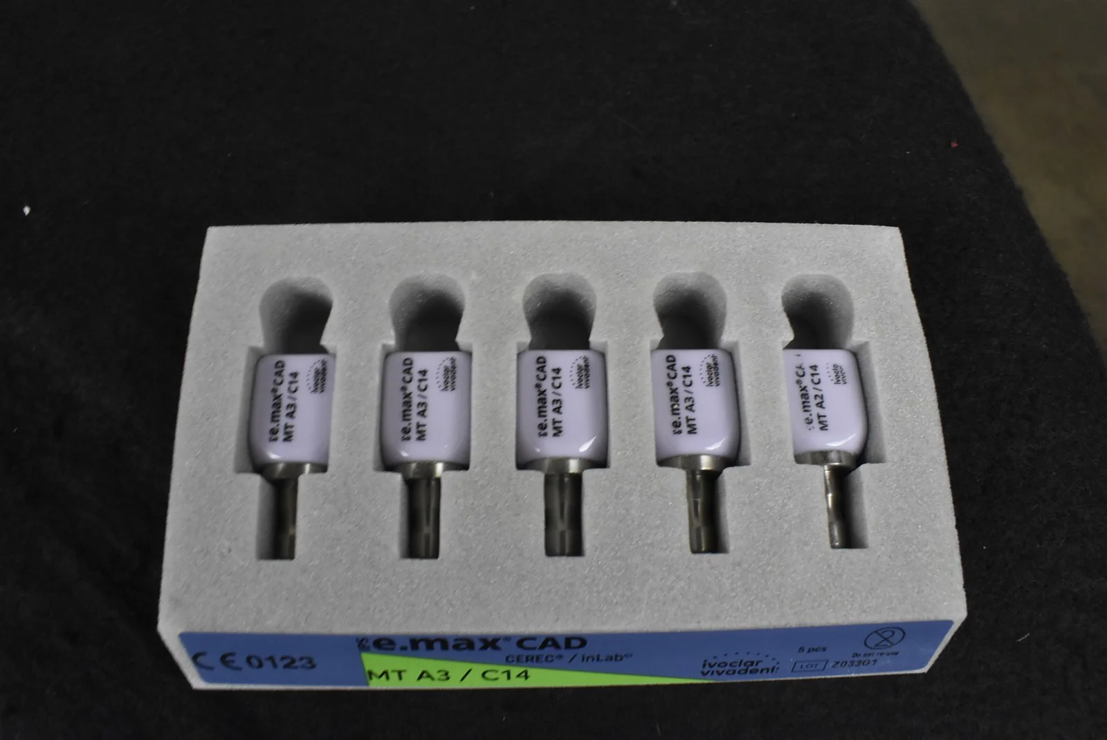 Lot of 10 CEREC Milling Blocks for CAD/CAM Restorative Dentistry - Image 3